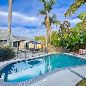  Holiday home Rainforest 4 Bedroom Poolspa Walk2disneyland United States